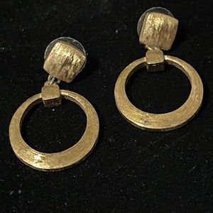 Vintage Fashion Faux? Costume? Gold Dangling Round Earrings 1.5 Inches Long